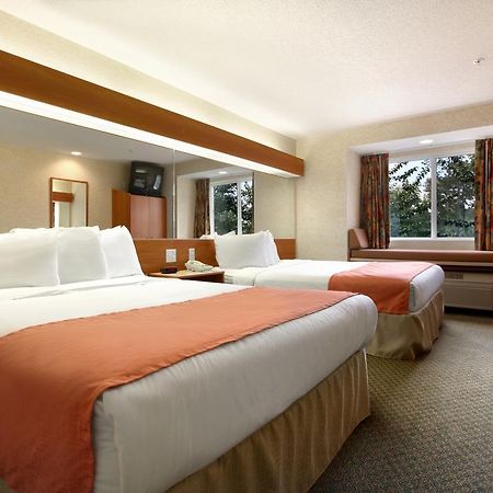 Microtel Inn & Suites By Wyndham Brunswick Quarto foto