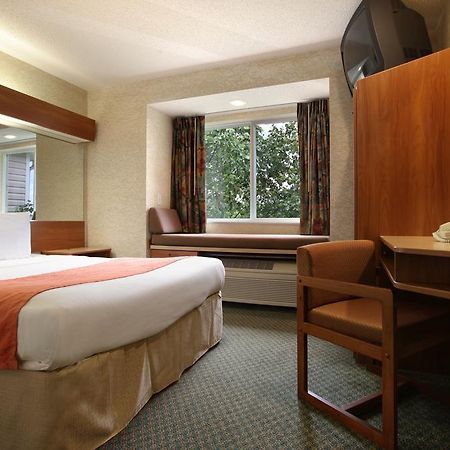 Microtel Inn & Suites By Wyndham Brunswick Quarto foto