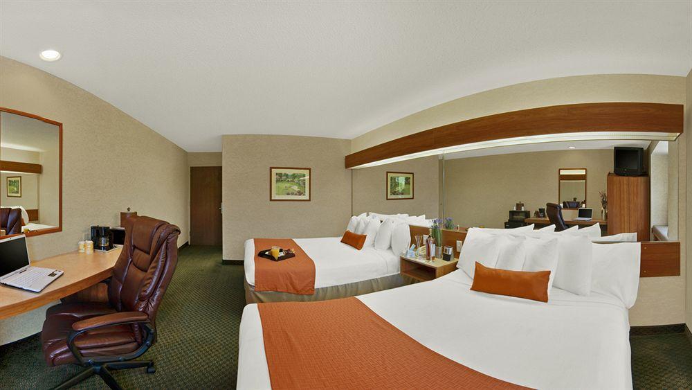 Microtel Inn & Suites By Wyndham Brunswick Exterior foto