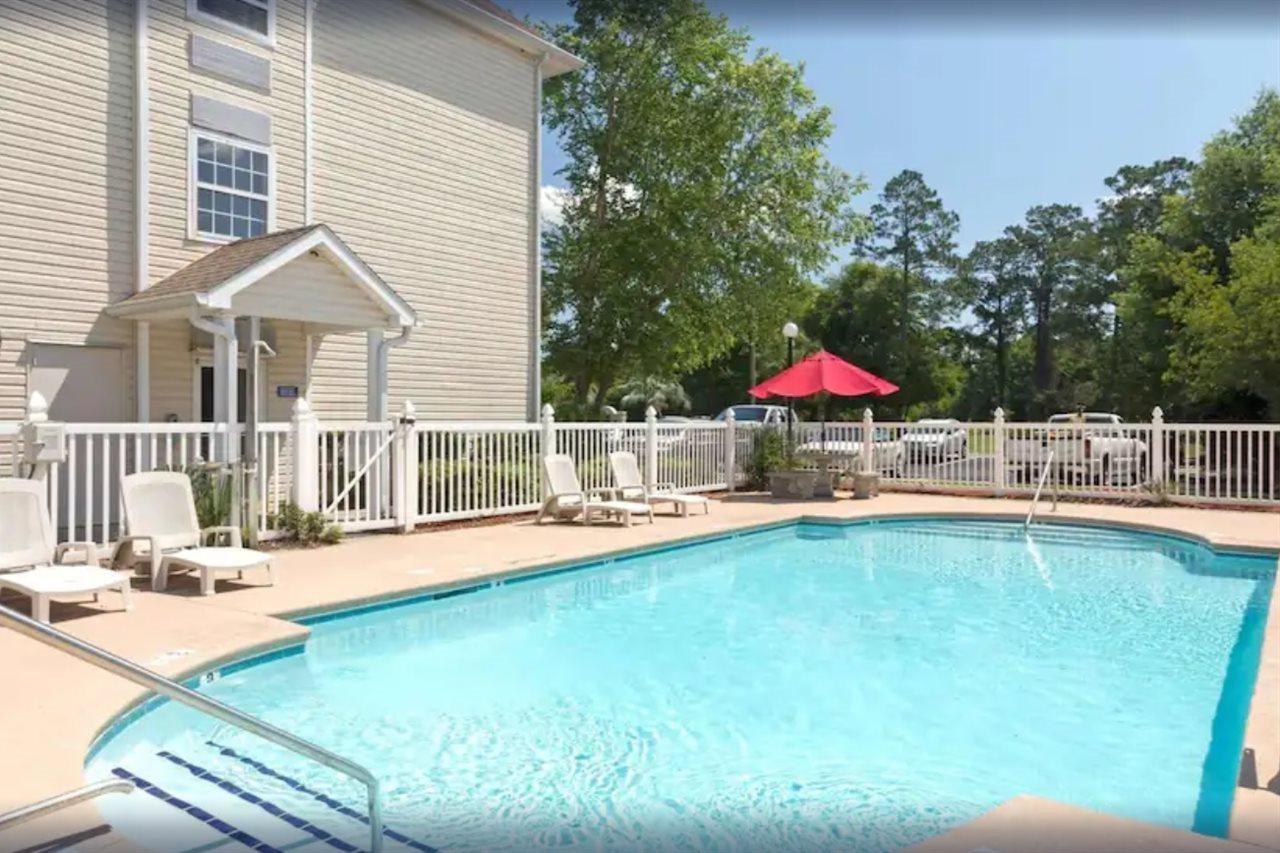 Microtel Inn & Suites By Wyndham Brunswick Exterior foto