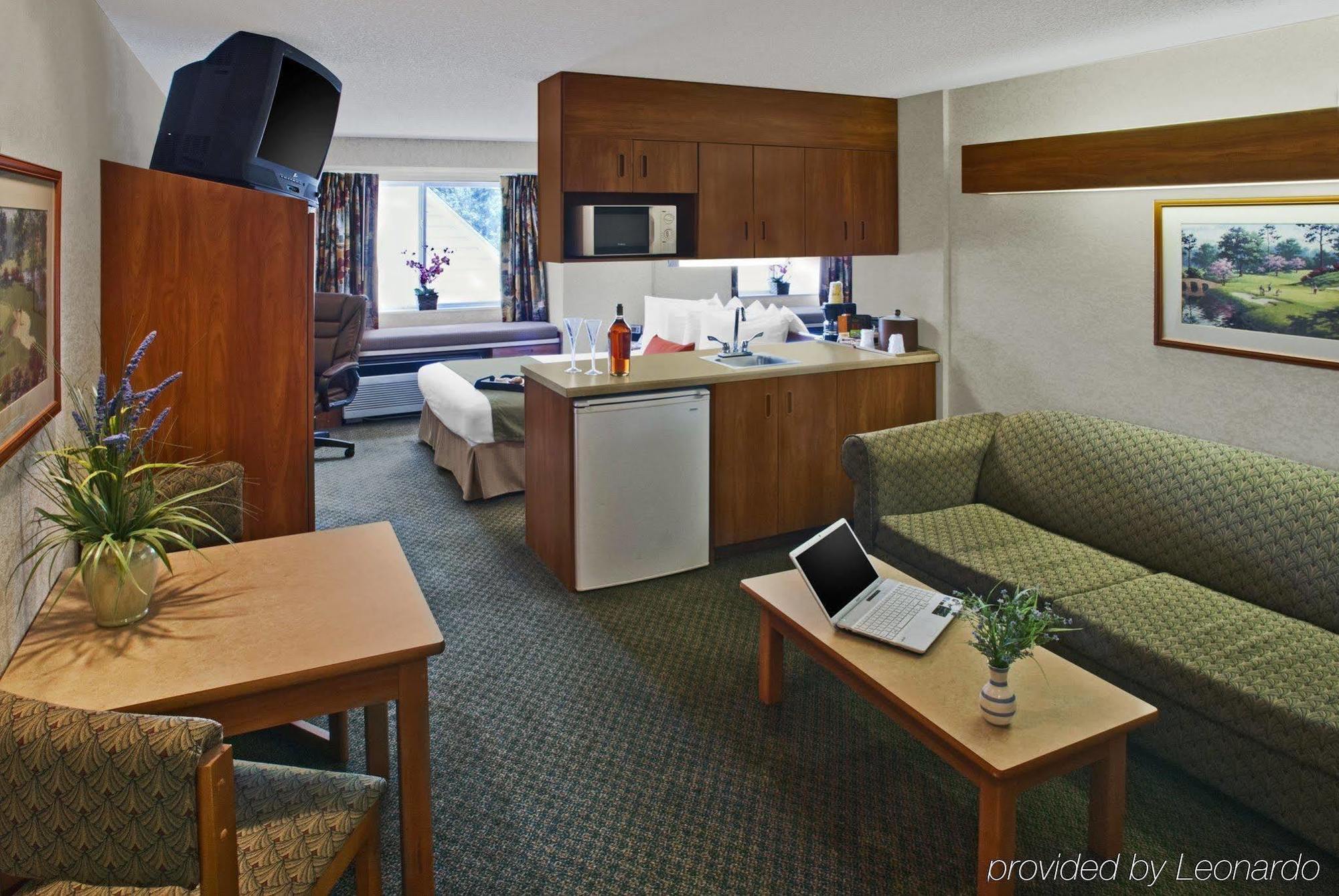 Microtel Inn & Suites By Wyndham Brunswick Quarto foto