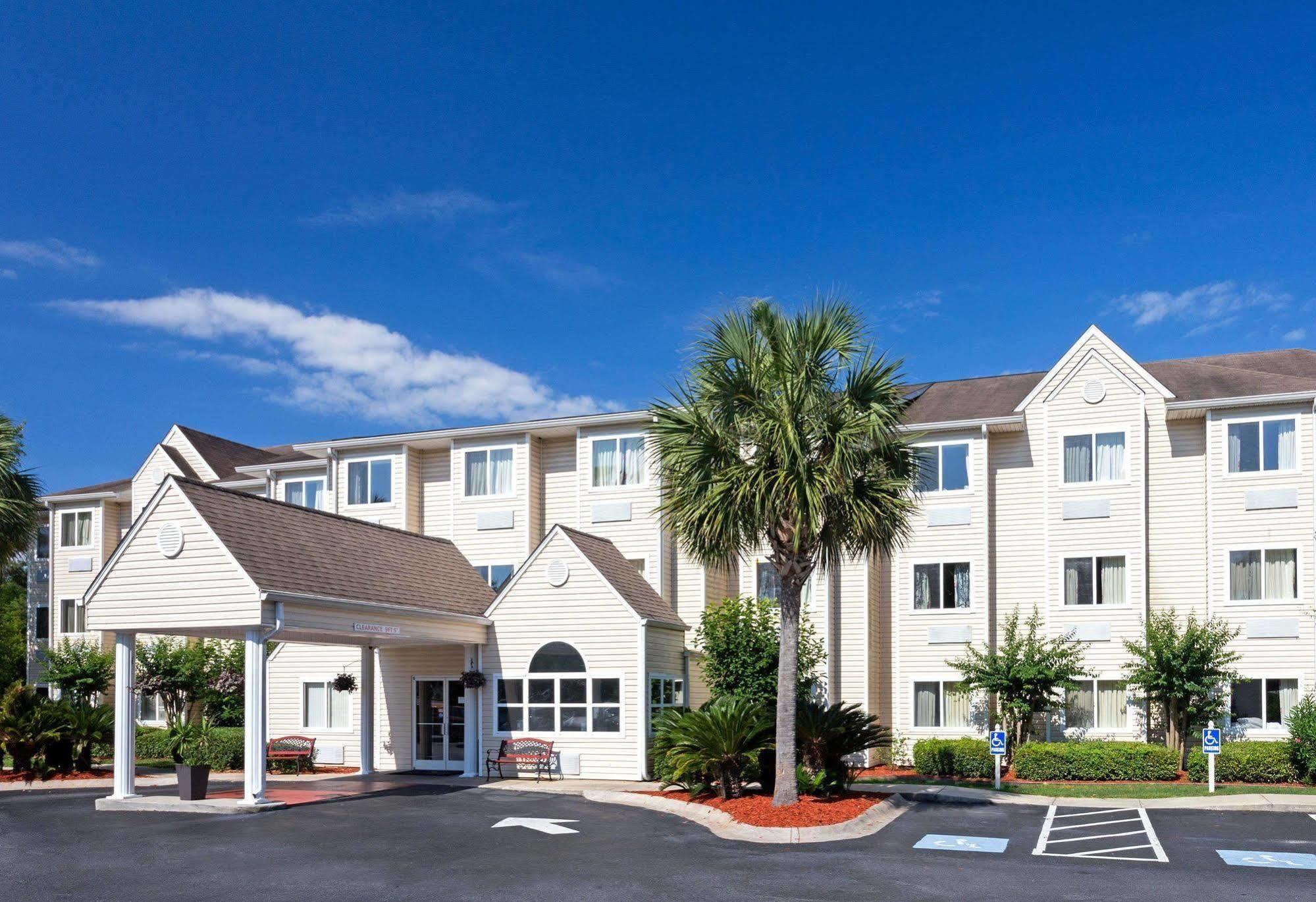 Microtel Inn & Suites By Wyndham Brunswick Exterior foto